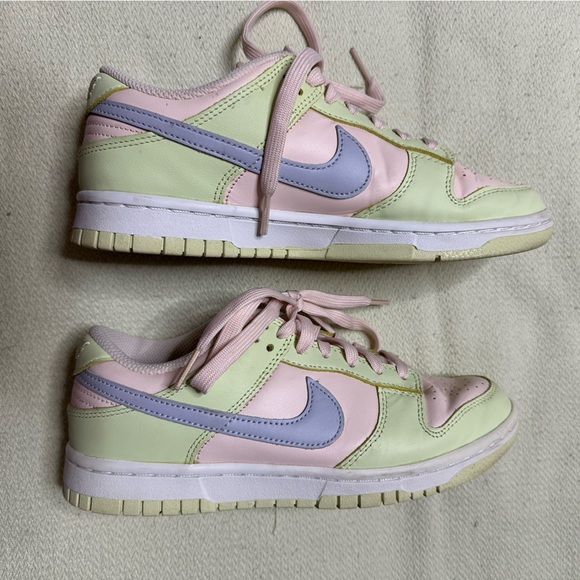 Nike Dunk Low Shoes Womens Size 7 Pastel Casual
Women's US 7 - Picture 5 of 8